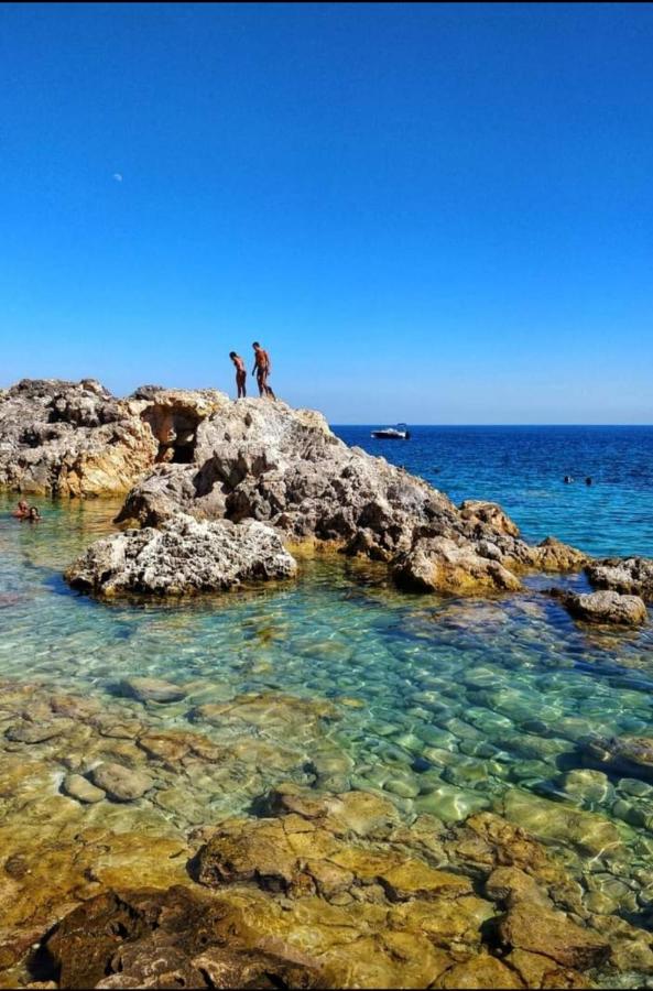 Villa Per Vacanze Isola Fanusa Kültér fotó